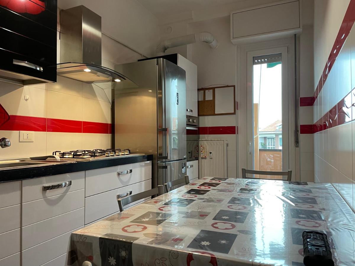 Adriano Metro & Comfort Suites - Affitti Brevi Italia Милан Экстерьер фото